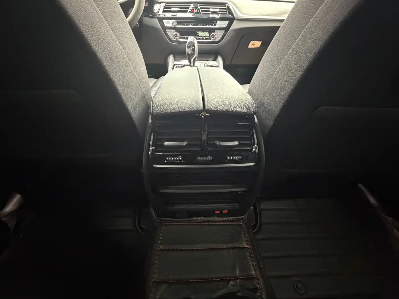 BMW 5 Series (Import) 2020 530i M Sport Package фото 6