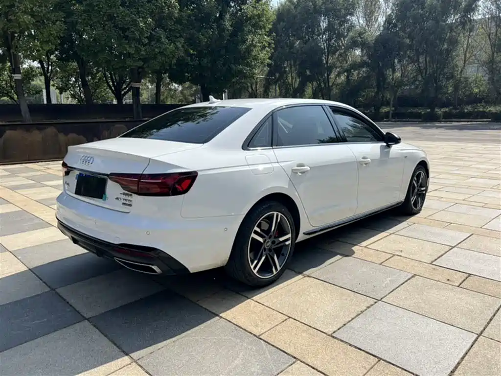 Audi A4L 2022 40 TFSI Luxury Dynamic фото 11