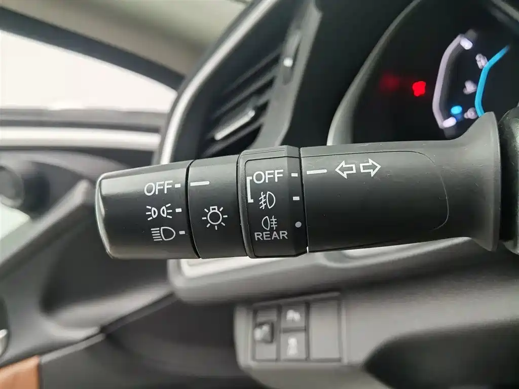 Honda Civic 2016 220TURBO CVT Luxury Edition фото 21