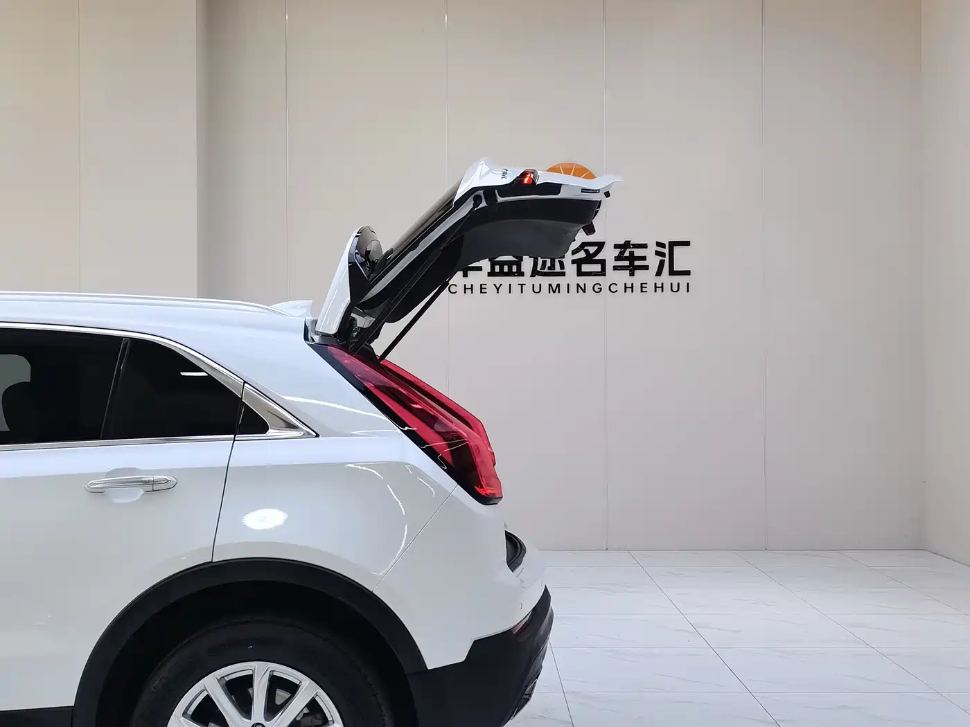 Cadillac XT4 2021 28T FWD Technology Edition фото 16