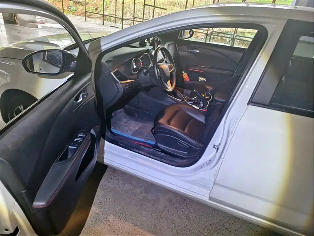 Chevrolet Monza 2019 RS 330T Auto Smooth Edition China VI фото 7