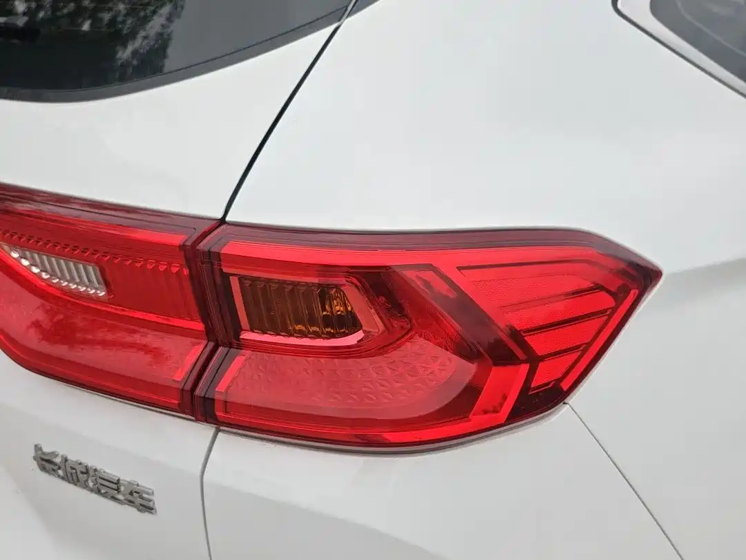 Haval M6 2021 PLUS 1.5T DCT Luxury Smart Connect фото 6