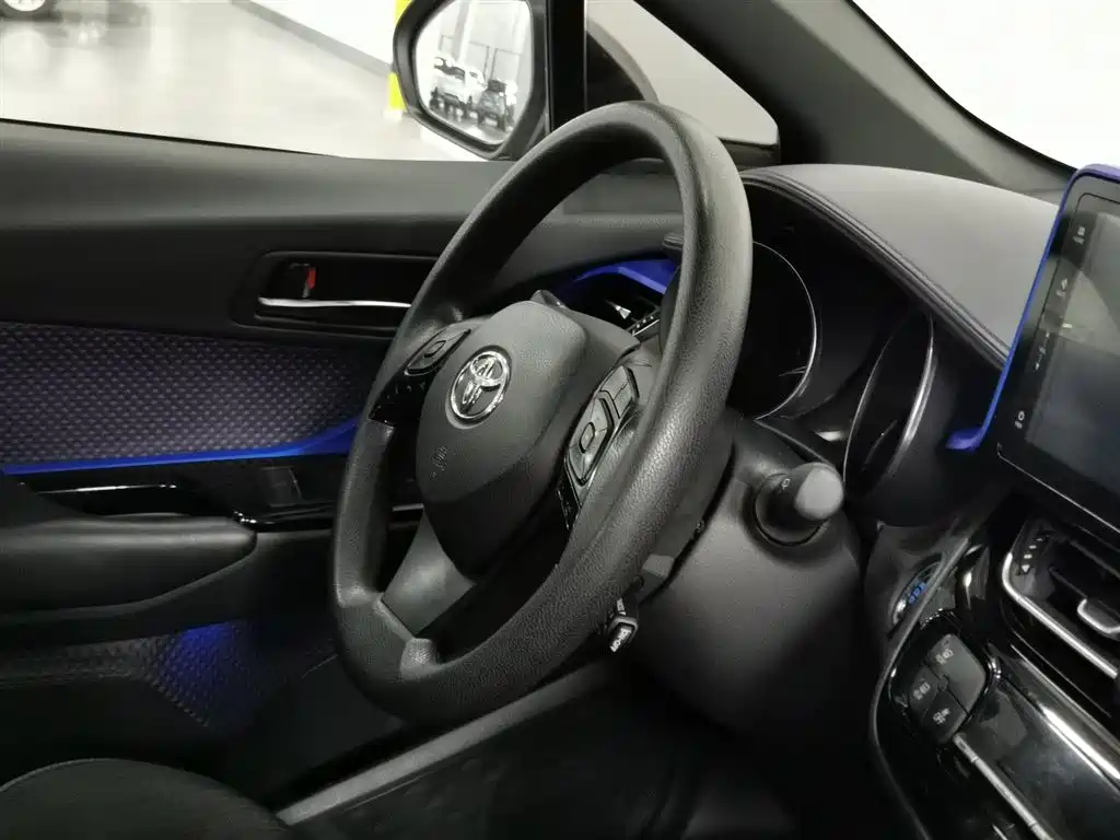 Toyota IZOA 2020 2.0L Yi Xiang Edition фото 22