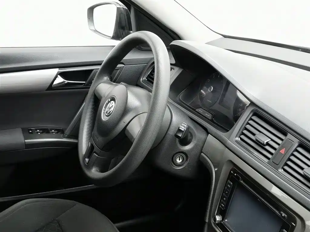 Volkswagen Lavida 2013 Facelift Classic 1.6L Manual Trend фото 22