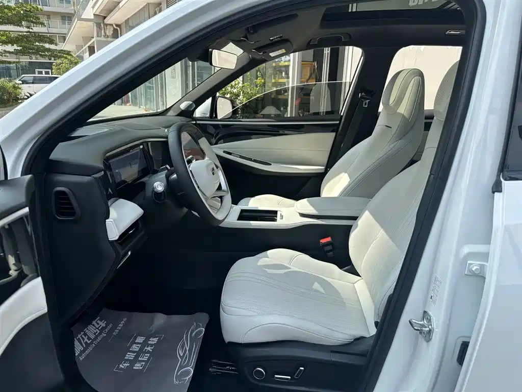 Geely Galaxy Galaxy L7 2023 Model 1.5T 115km Asian Games Phantom Edition фото 7
