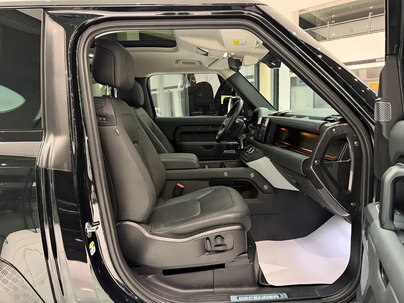 Land Rover Defender 2023 Model 90 3.0T P400 XS фото 10