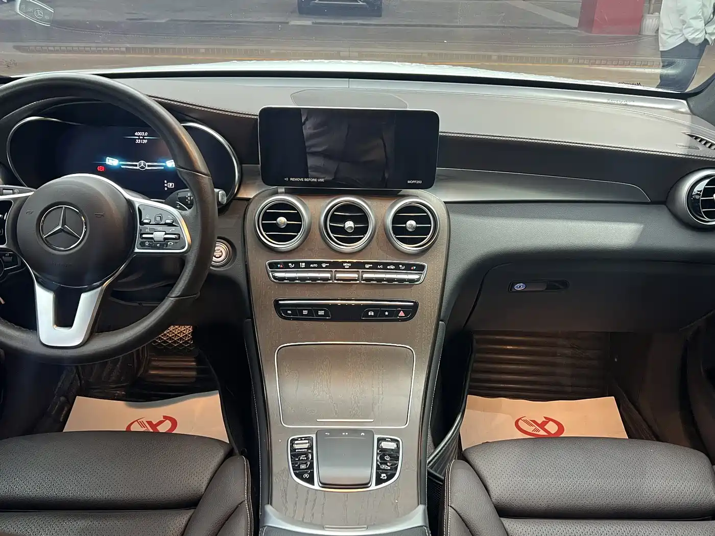 Mercedes-Benz GLC 2022 Model GLC 260 L 4MATIC Luxury Edition фото 9