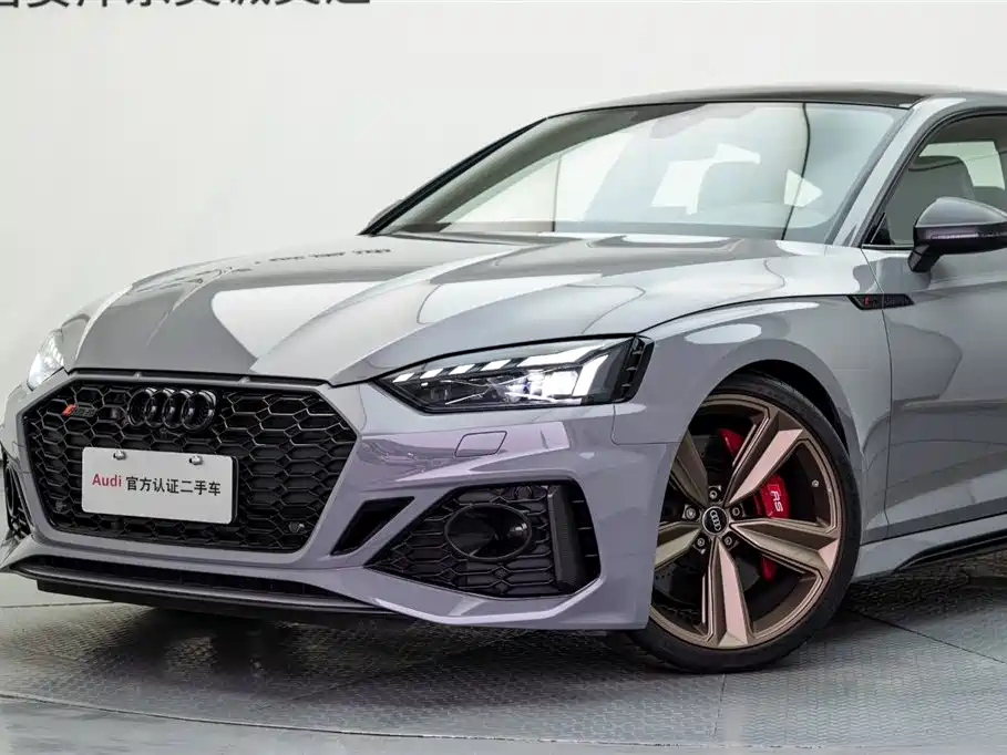 Audi RS 5 2023 Model RS 5 2.9T Sportback Dark Gold Edition фото 28