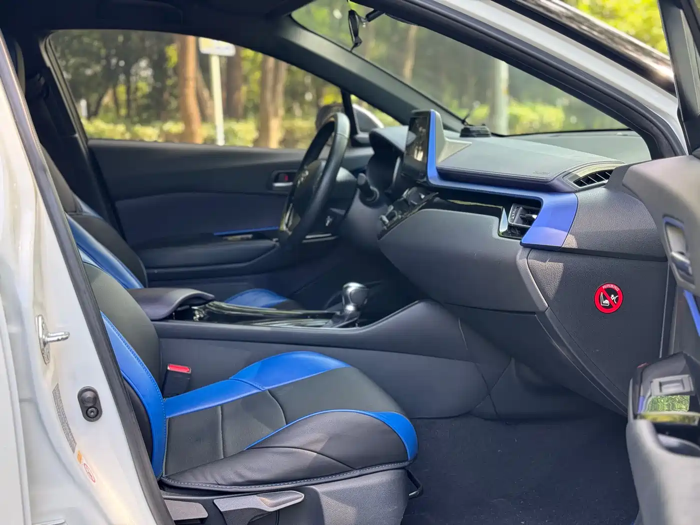 Toyota C-HR 2018 2.0L Luxury Edition China V фото 8