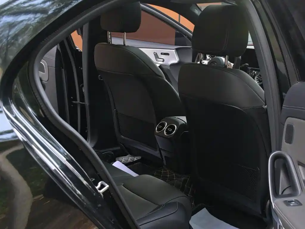 Mercedes-Benz A-Class AMG 2023 Model Year AMG A 35 L 4MATIC фото 51