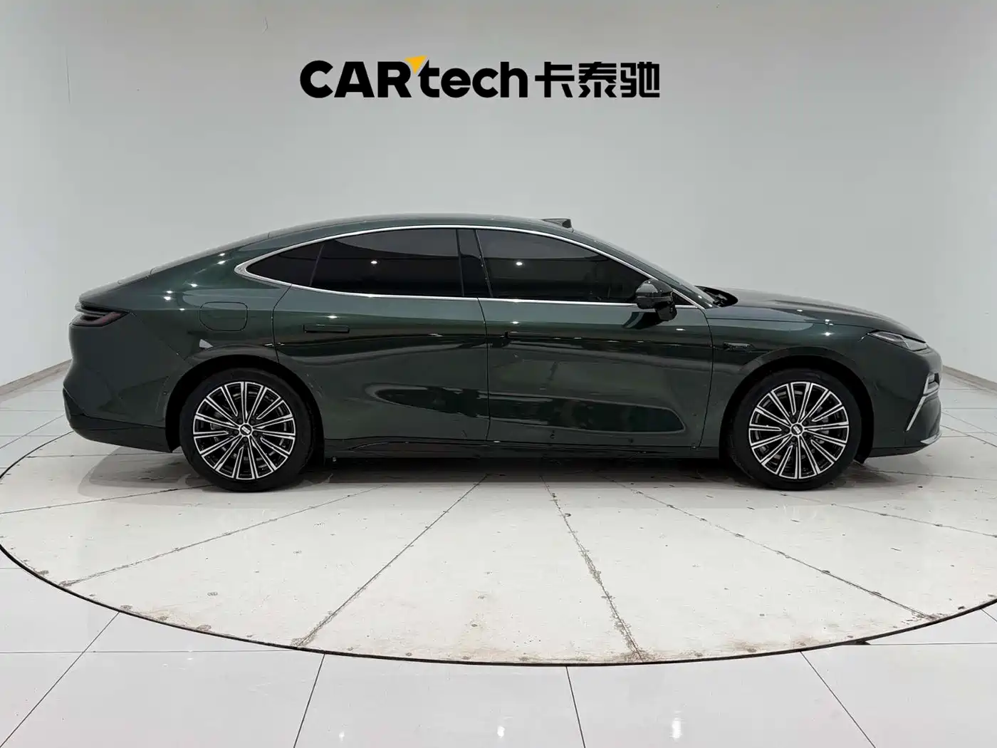Geely Galaxy Galaxy Xingyao 8 2025 130km EM-P Starship Edition фото 12