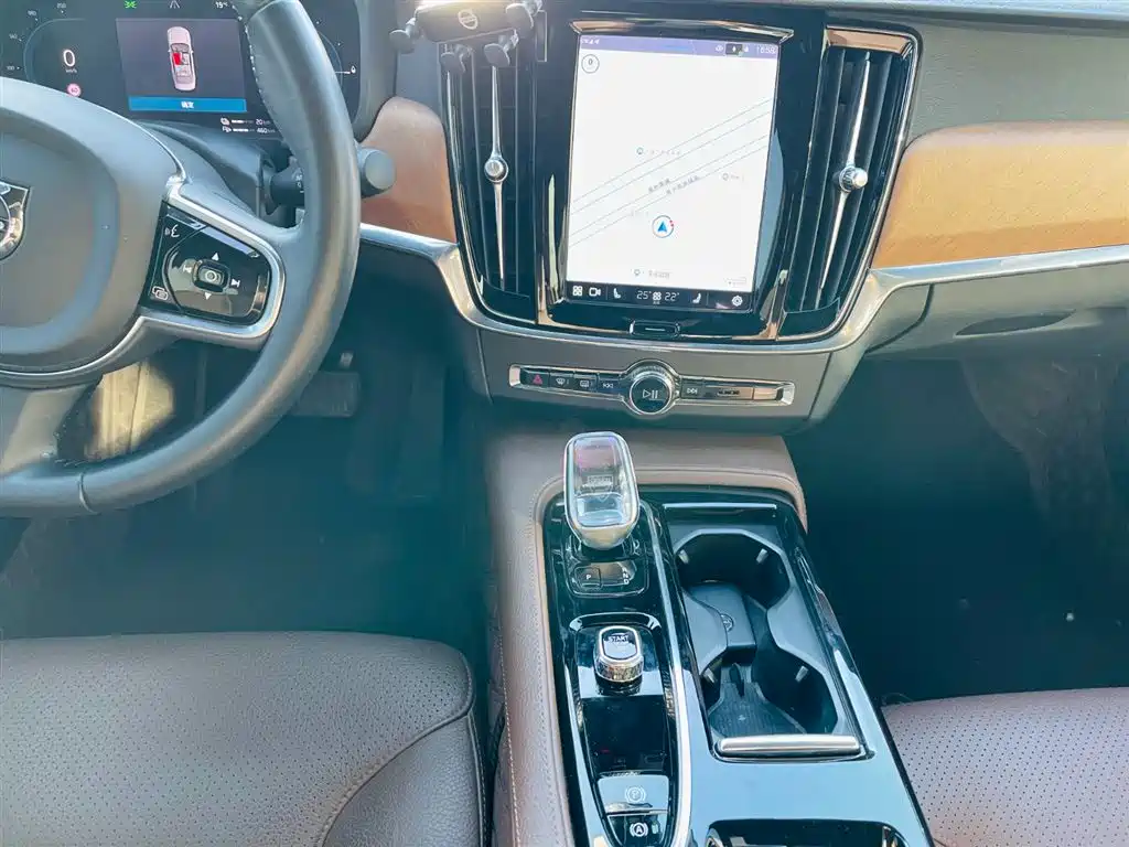 VOLVO S90 PLUG-IN HYBRID