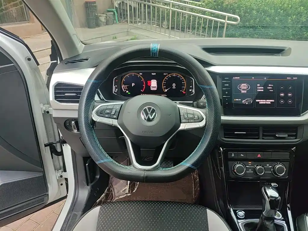 Volkswagen Tanying 2021 1.5L Automatic Smart Connect Edition фото 11