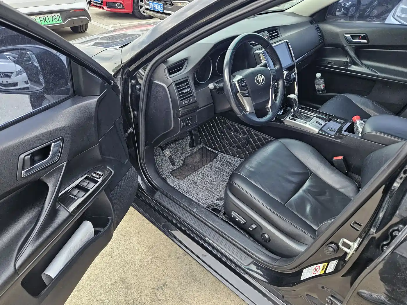 Toyota Reiz 2010 2.5S Elegance Elite Edition фото 5