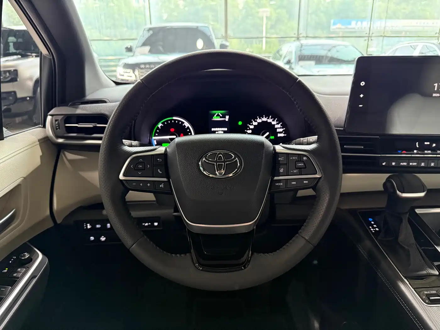 Toyota Sienna 2024 2.5L Hybrid 4WD Premium Edition фото 14