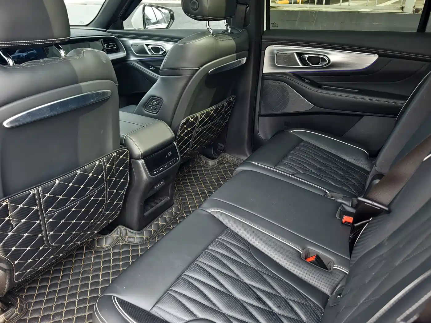 GAC Trumpchi Trumpchi GS8 2022 Pilot Series 2.0TGDI 2WD Premium Edition (7-Seater) фото 19