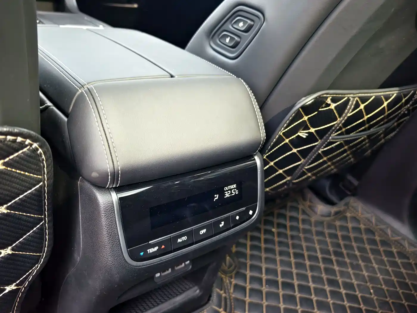 GAC Trumpchi Trumpchi GS8 2022 Pilot Series 2.0TGDI 2WD Premium Edition (7-Seater) фото 23