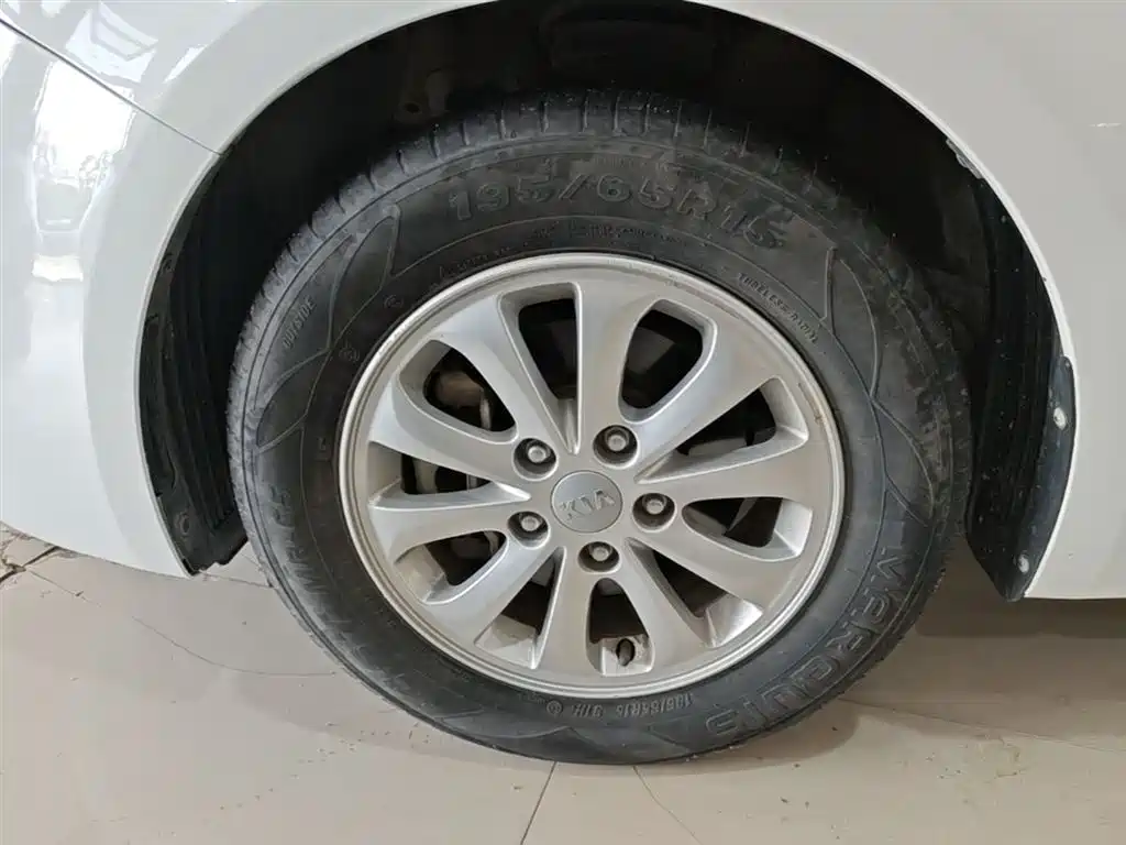 Kia K3 2016 1.6L Manual GL фото 23