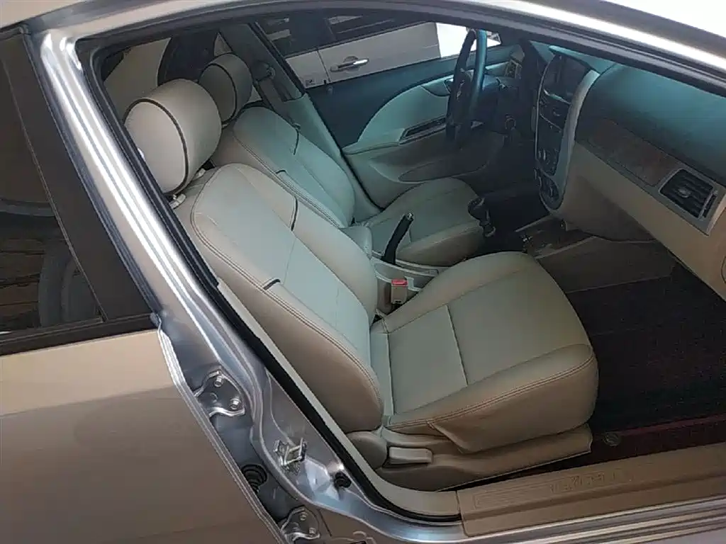 Buick Excelle 2015 1.5L Manual Classic фото 25