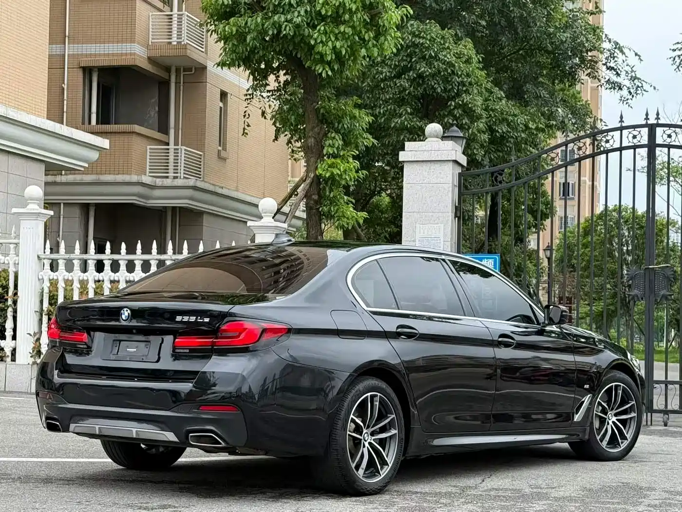 BMW 5 Series New Energy 2021 535Le M Sport Package фото 9