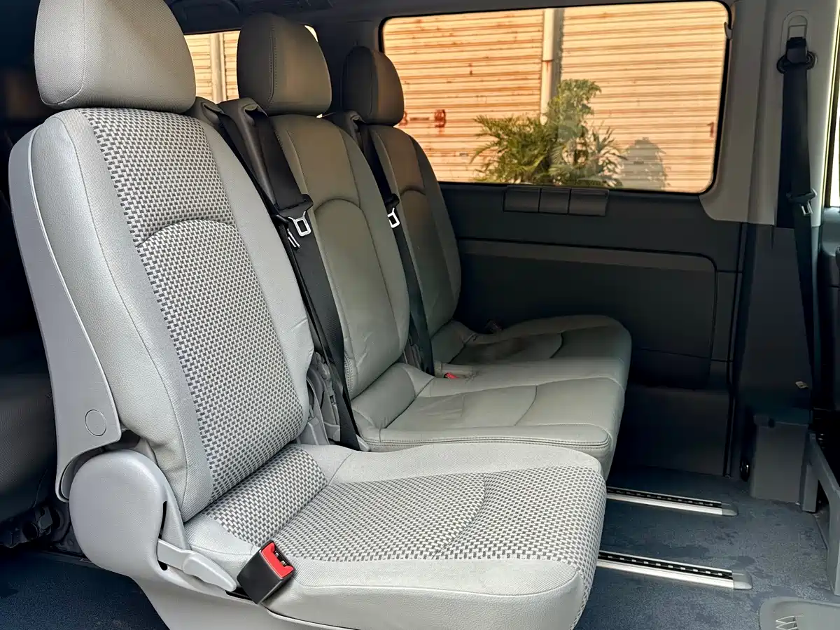Mercedes-Benz Vito 2011 2.5L Business Edition фото 10