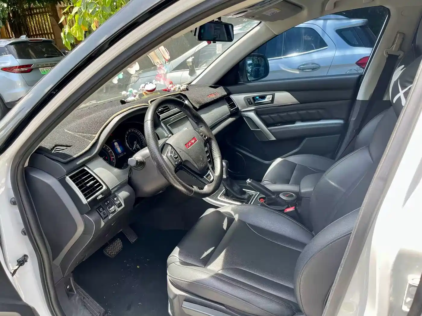 Haval H2 2015 1.5T Automatic 2WD Elite Edition фото 4