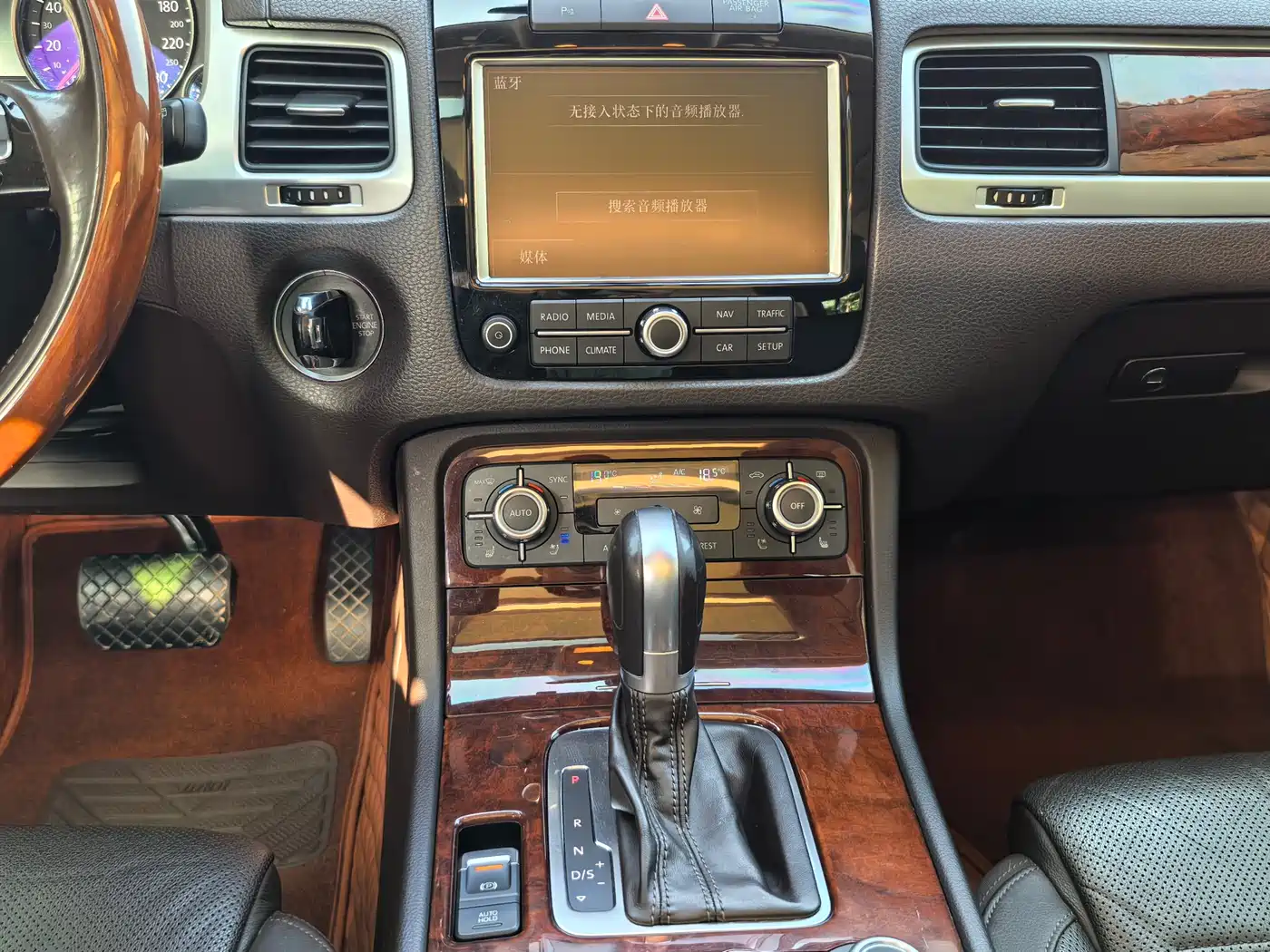 Volkswagen Touareg 2011 3.0TSI Comfort фото 8