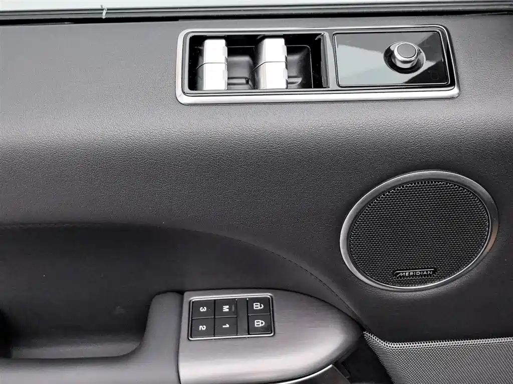 Land Rover Range Rover Sport 2021 3.0 L6 SE фото 9