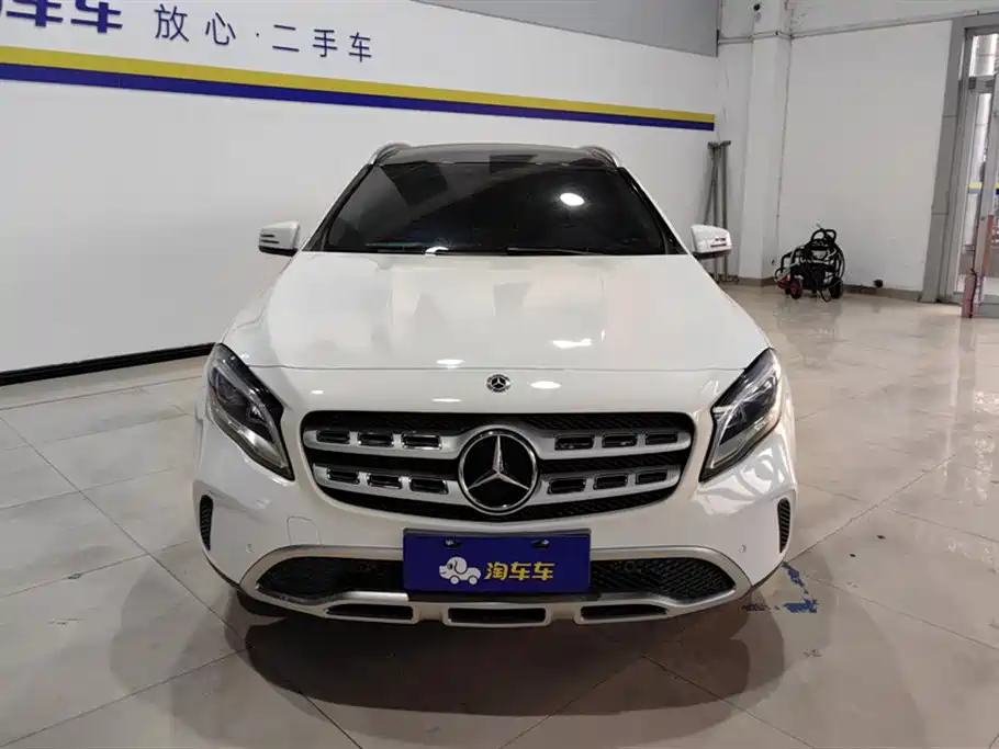 Mercedes-Benz GLA 2018 GLA 200 Fashion фото 2