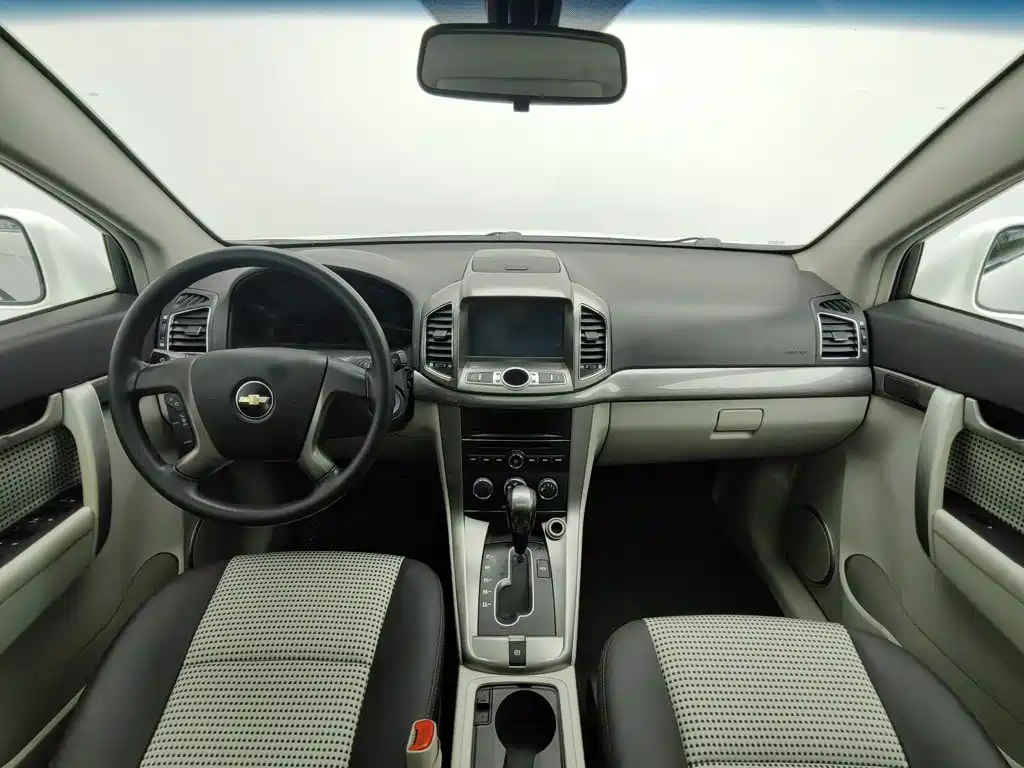 Chevrolet Captiva 2012 2012 Model 2.4L 2WD Urban Edition 5-Seater
