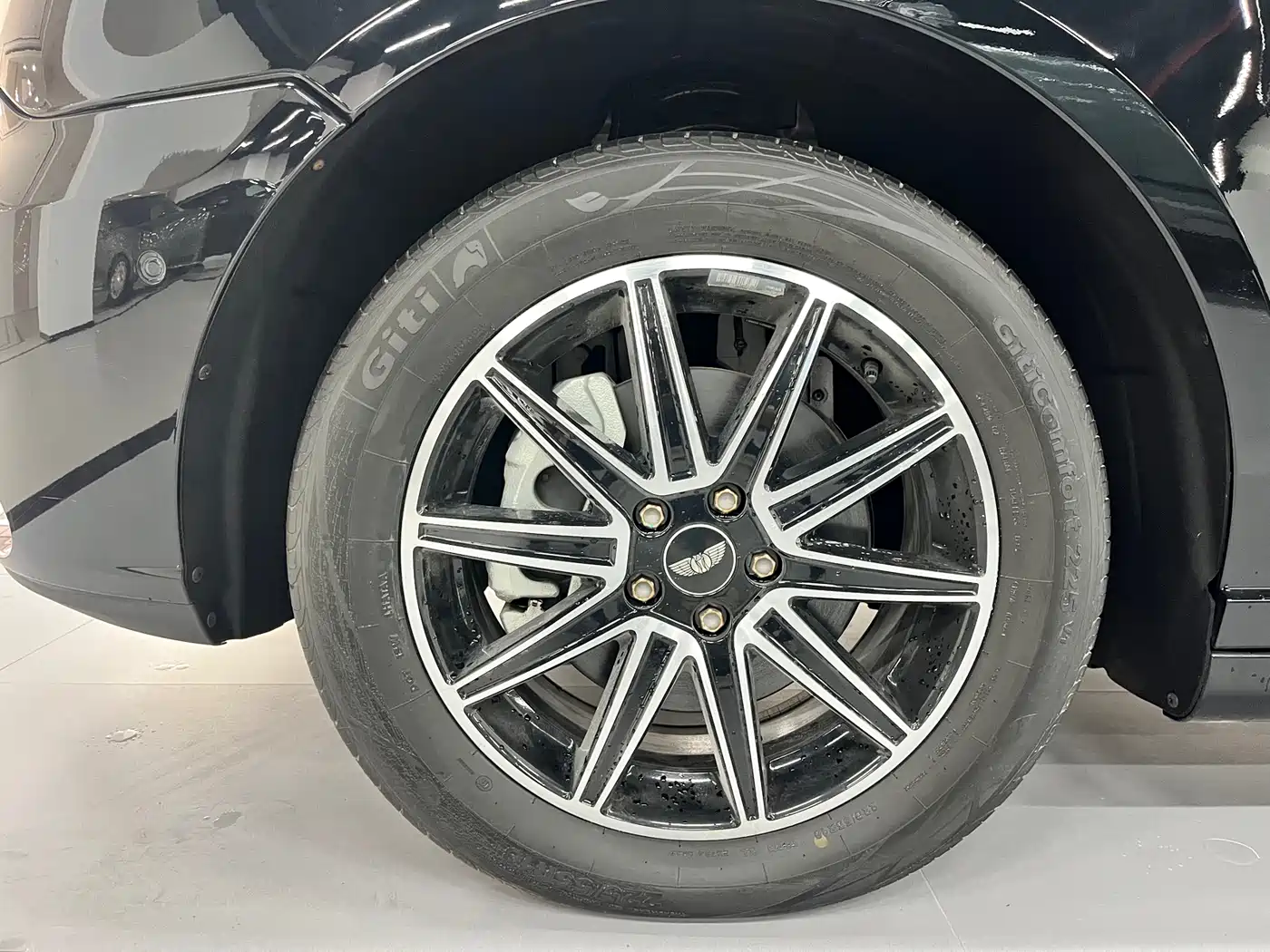 LEVC TX 2022 TX5 Extended Range Freedom Edition фото 17