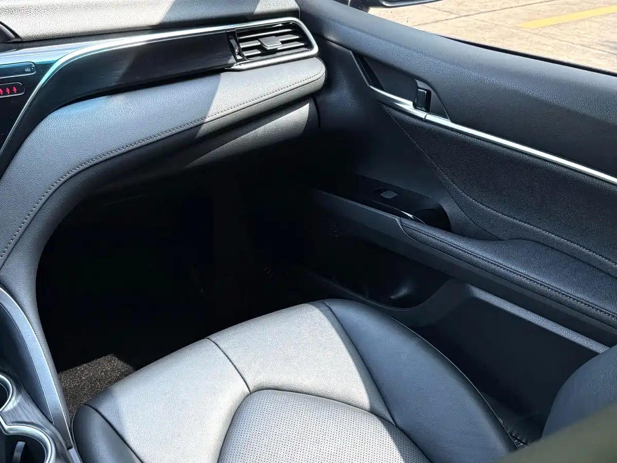 Toyota Camry 2023 2.0G Luxury Edition фото 7