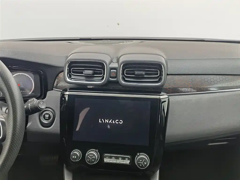 Lynk & Co 02 2019 1.5T DCT FWD Jin Pro Version China VI фото 12