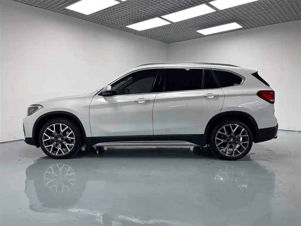 BMW X1 2022 xDrive25Li Premium фото 9
