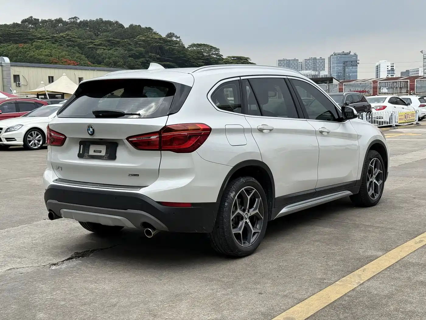 BMW X1 2019 sDrive18Li Premium Model фото 4