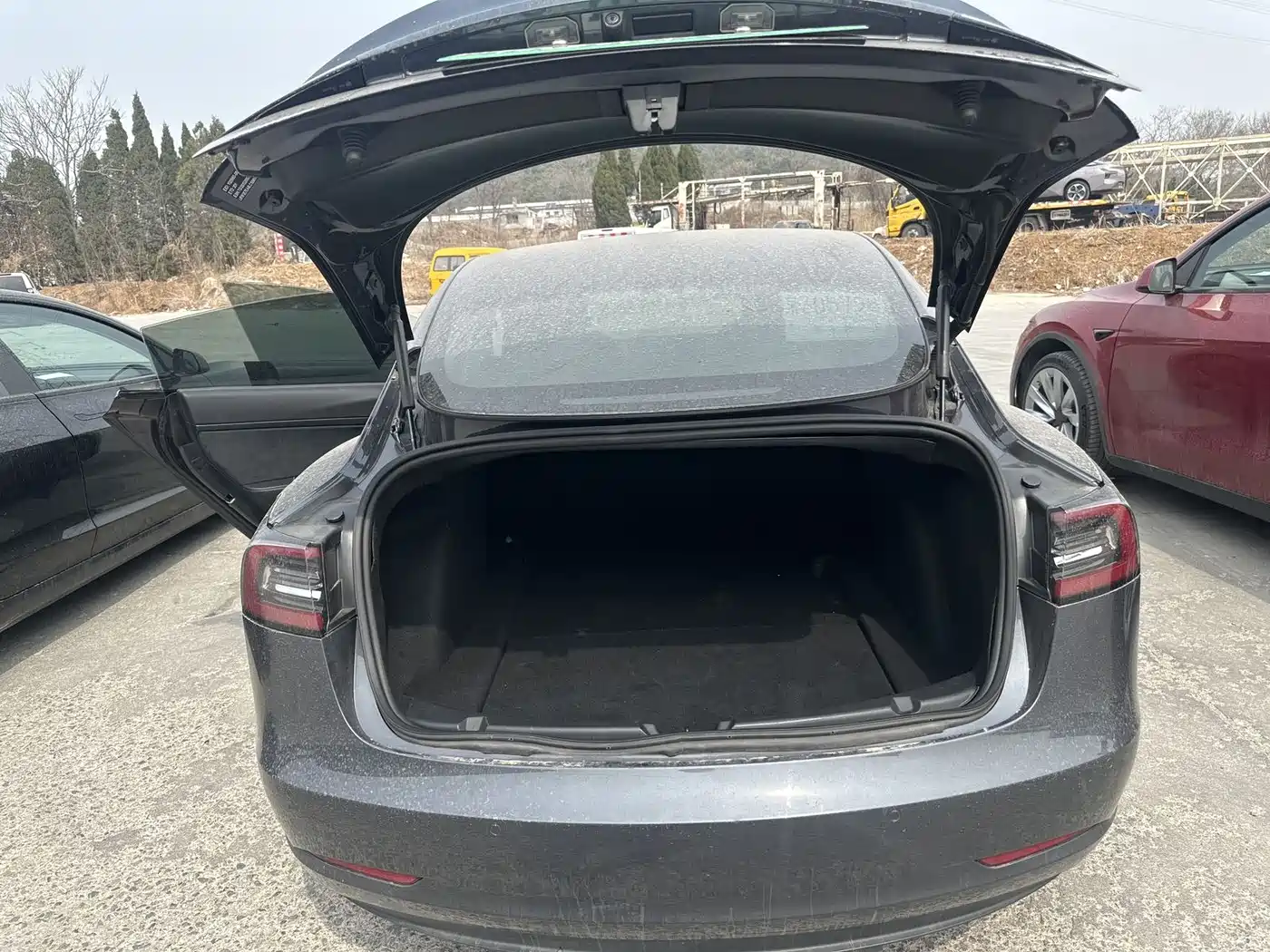 TESLA MODEL 3