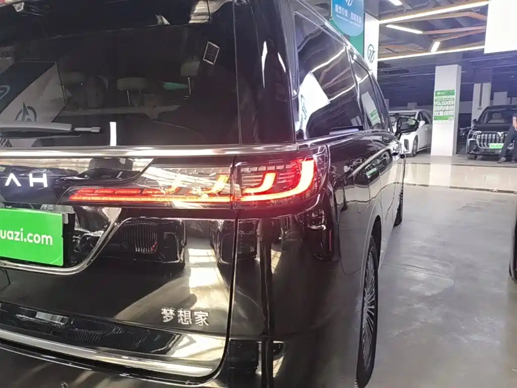 Voyah Auto Voyah Dreamer 2025 Model PHEV 4WD Excellent QianKun Edition фото 8