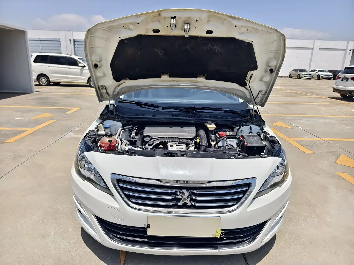 Peugeot 408 2015 Model 1.2T Automatic Luxury Edition фото 10