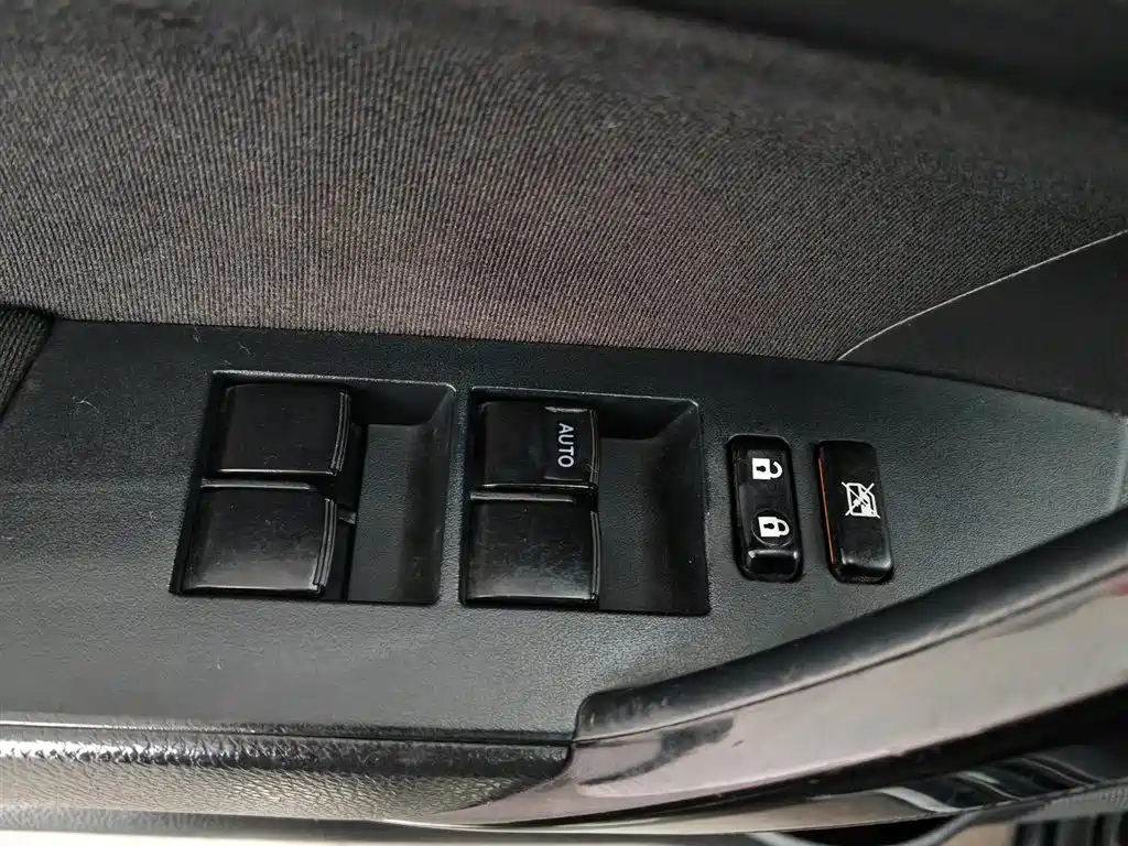 Toyota Levin 2018 185T CVT Premium Edition China V фото 9