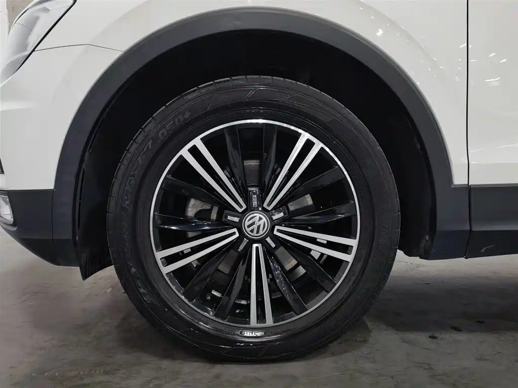 Volkswagen Tiguan L 2019 Facelift 330TSI Auto 2WD Panorama Comfort China VI фото 17