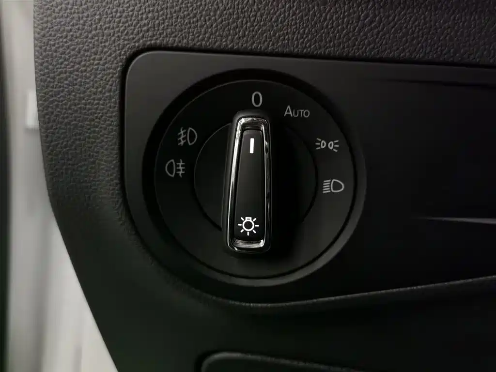 Volkswagen Tiguan L 2019 Facelift 330TSI Auto 2WD Panorama Comfort China VI фото 21