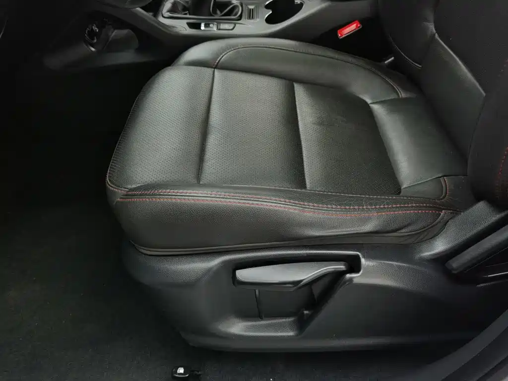 Фото 20 - Changan CS75