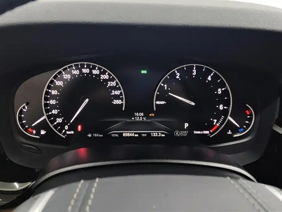 BMW 5 Series 2018 528Li Launch Special Edition фото 14