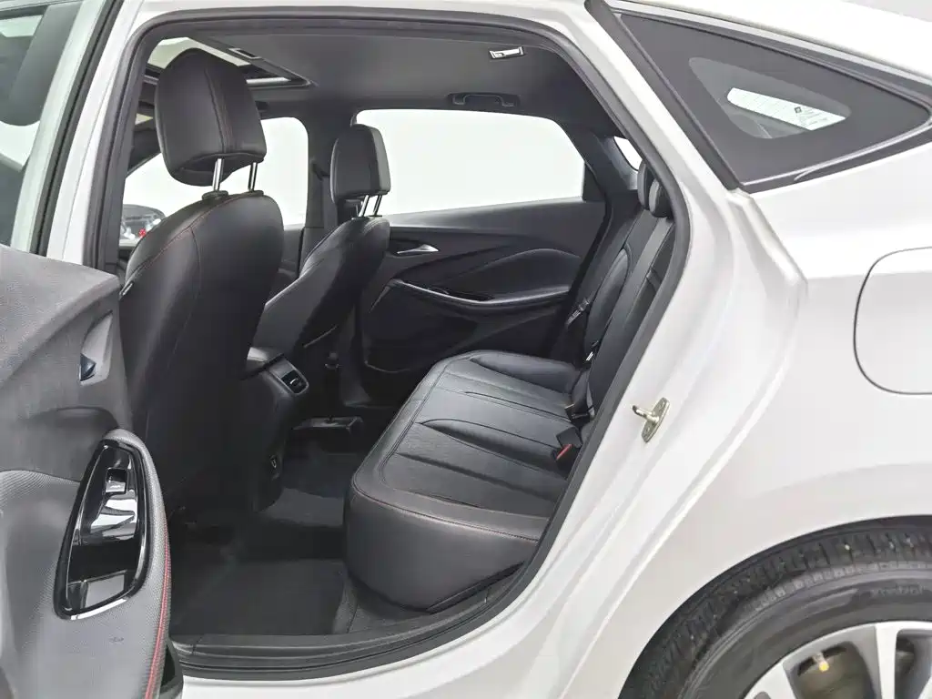 Фото 15 - Buick Verano
