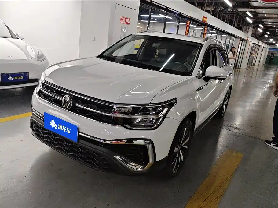 Volkswagen Tharu 2023 300TSI 2WD Bright Moon Edition