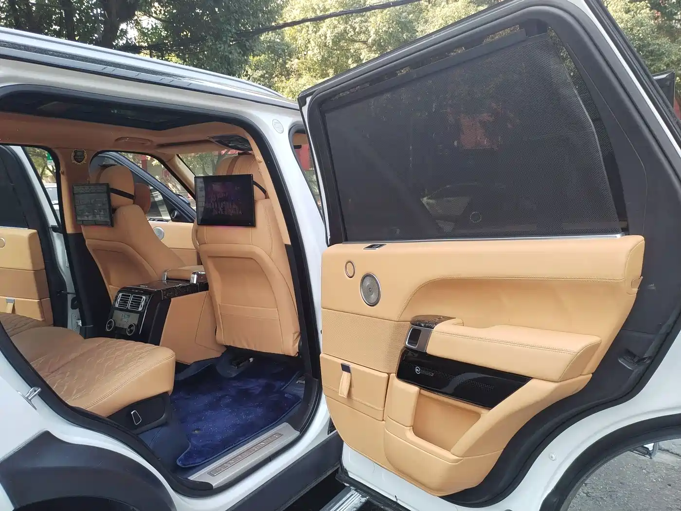 Land Rover Range Rover 2015 3.0 SC V6 Vogue SE Genesis Extended Edition фото 6