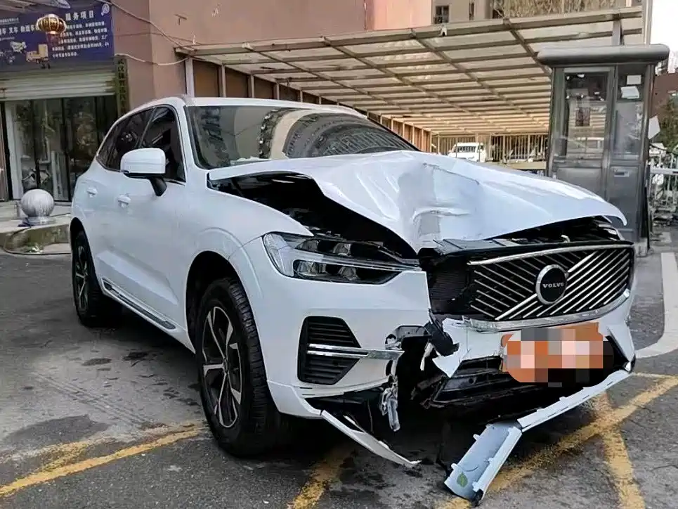 Volvo XC60 2026 Model B5 AWD Smart Elite Luxury фото 12