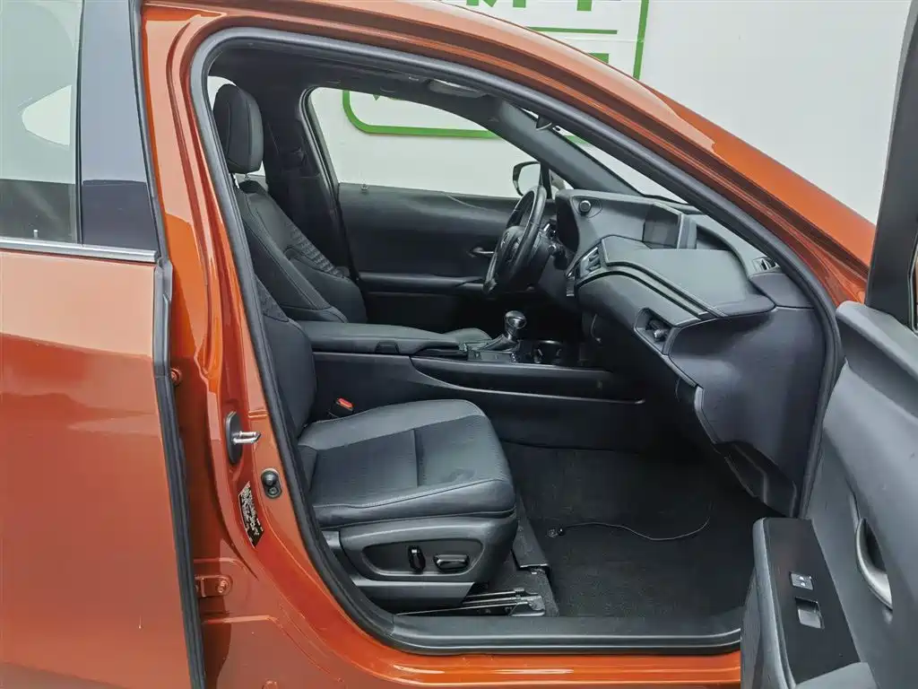 Lexus UX 2020 260h Explore Fun Edition China V фото 23