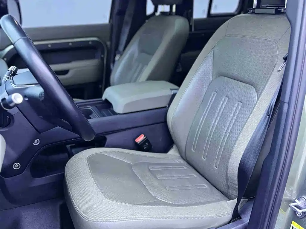 Land Rover Defender 2020 Model 110 P400 HSE фото 5