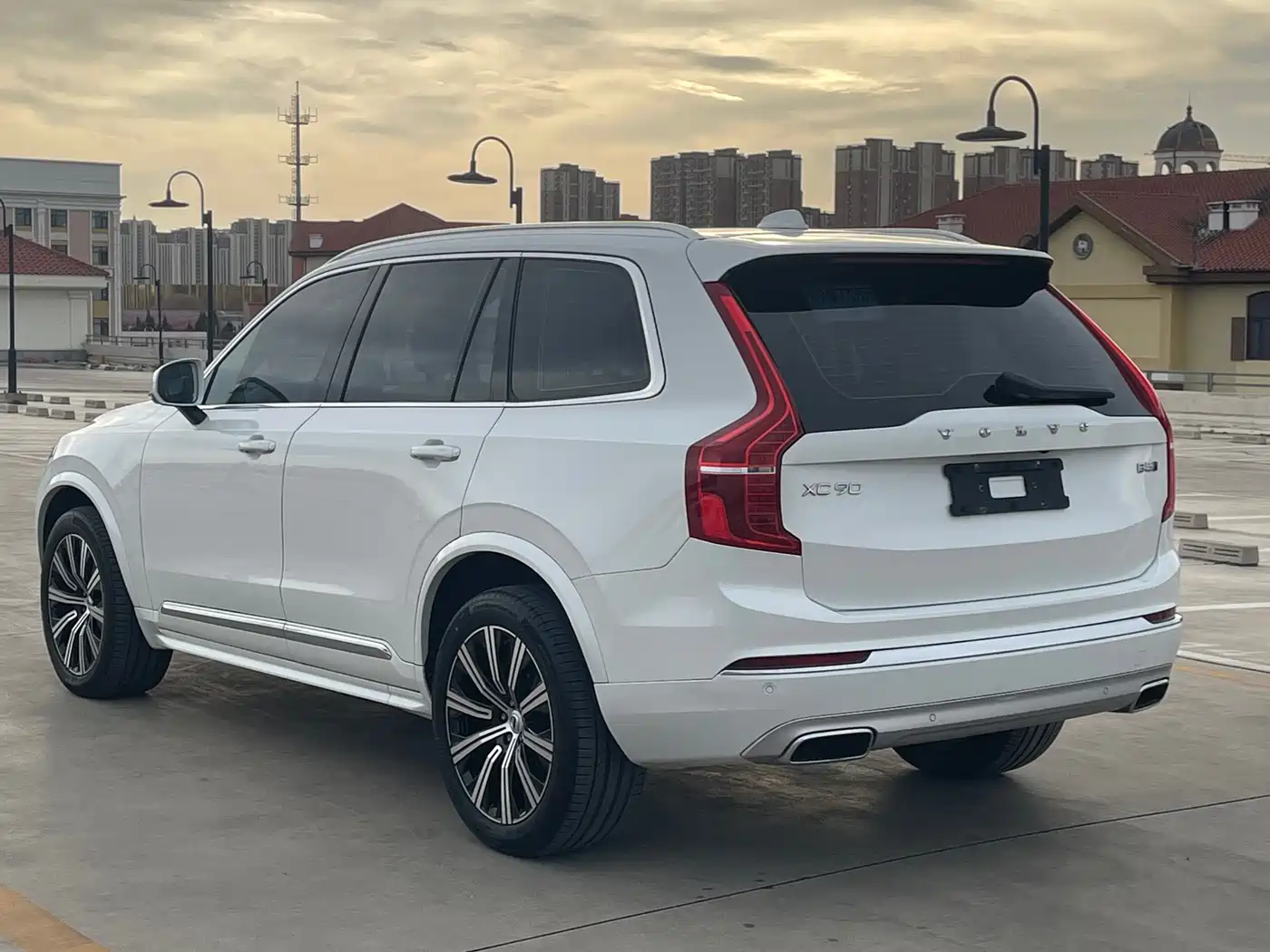 VOLVO XC90